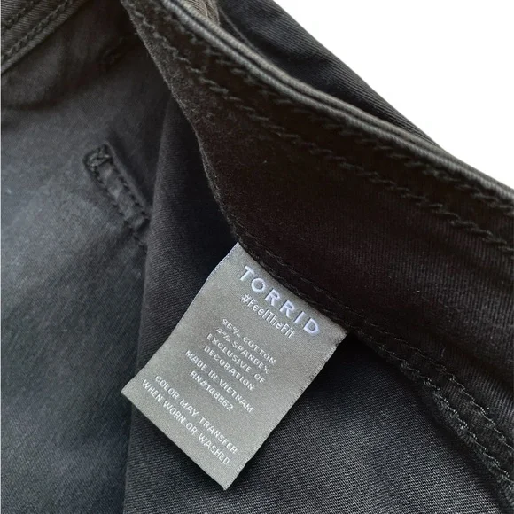 NWT TORRID Crop Aviator Skinny Stretch Twill Mid-Rise Black Pant - Picture 8 of 10